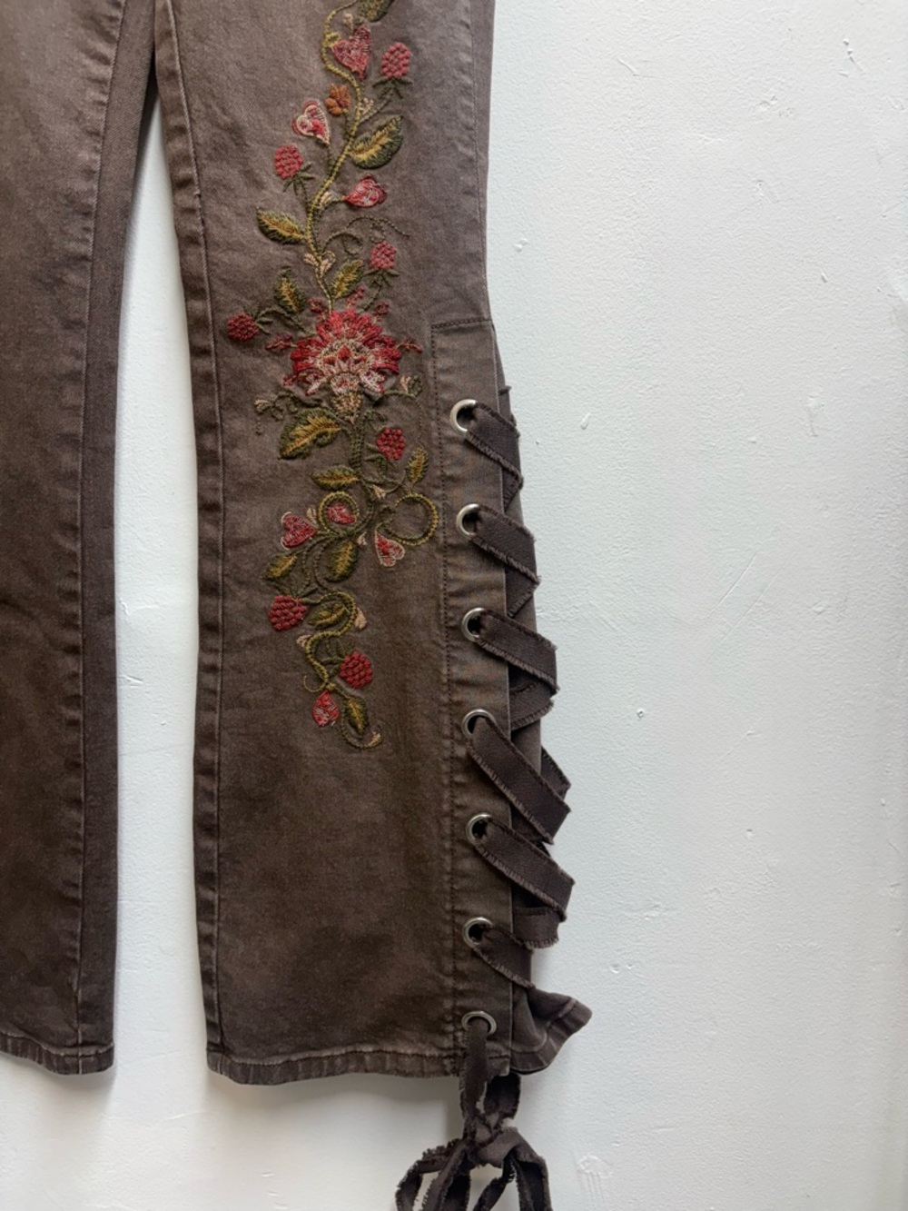 Driftwood Brown Embroidered Lace-Up Flare Jeans size 26 - Picture 5 of 6